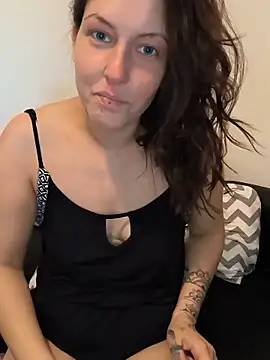 Linalicious online show from 05-25-26, 12:00