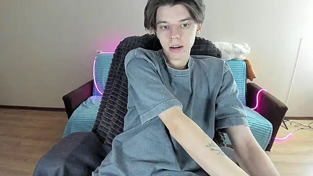 Liam sexy1 online show from 12-21-24, 07:35