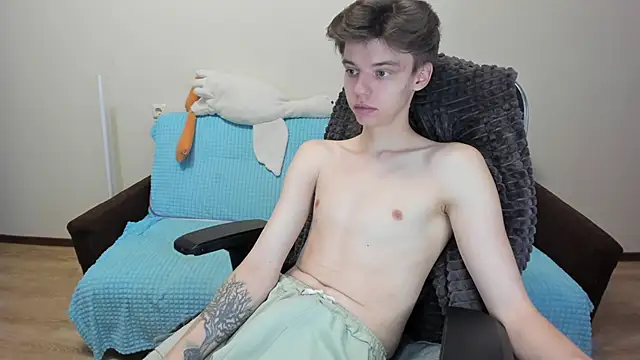 Liam sexy1 online show from 10-17-25, 06:27