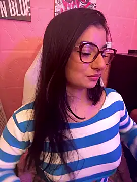 Snapshot of ZoeZayd chatting on 01-12-26, 09:09 ZoeZayd online show from 01-12-26, 09:09