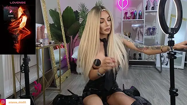 ArianaArianna online show from 11-05-25, 08:09