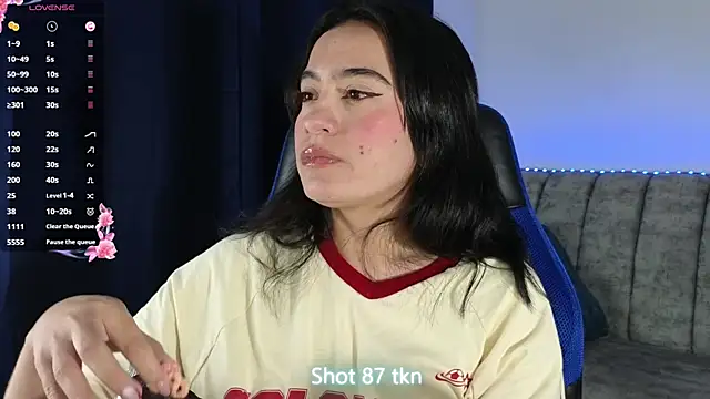 Snapshot of ZaraDames_ chatting on 07-08-26, 04:50 ZaraDames online show from 07-08-26, 04:50