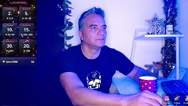 Snapshot of golden_punisher chatting on 12-29-24, 10:12 golden punisher online show from 12-29-24, 10:12