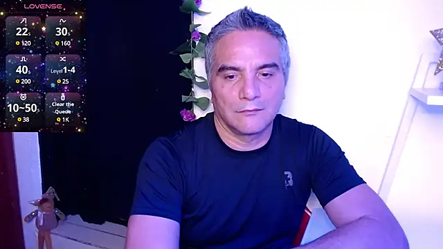 Snapshot of golden_punisher chatting on 01-08-25, 05:37 golden punisher online show from 01-08-25, 05:37