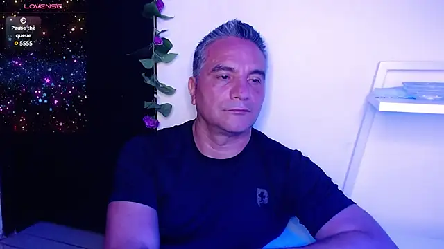 Snapshot of golden_punisher chatting on 01-10-25, 05:47 golden punisher online show from 01-10-25, 05:47