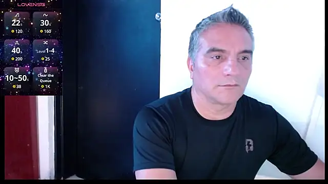 Snapshot of golden_punisher chatting on 01-30-25, 08:22 golden punisher online show from 01-30-25, 08:22