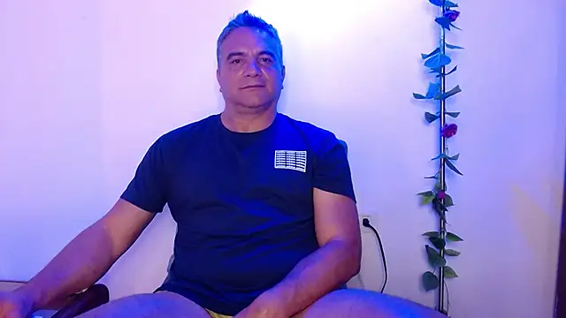 Snapshot of golden_punisher chatting on 03-04-25, 06:58 golden punisher online show from 03-04-25, 06:58