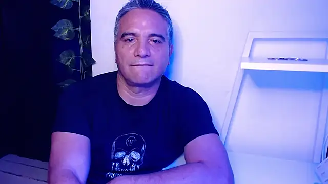 Snapshot of golden_punisher chatting on 03-11-25, 07:58 golden punisher online show from 03-11-25, 07:58