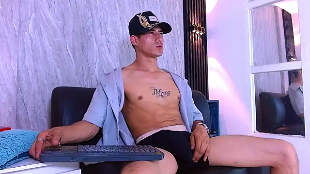 Jhonn Rhyss online show from 12-21-25, 07:32