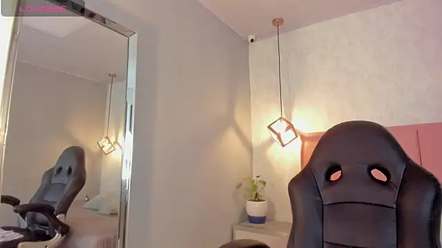 SUNNYCYRUS online show from 10-30-25, 12:28