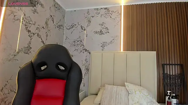 SUNNYCYRUS online show from 11-12-25, 12:38