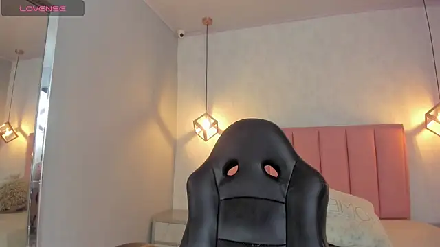 SUNNYCYRUS online show from 02-11-26, 11:37