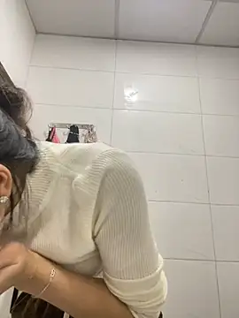 Snapshot of Be-MyMy chatting on 01-01-25, 09:17 Be-MyMy online show from 01-01-25, 09:17