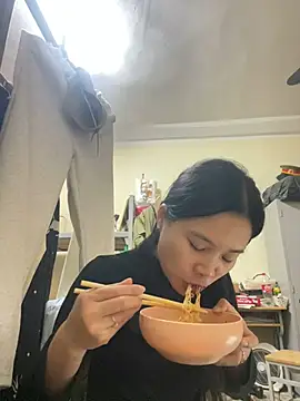 Snapshot of Be-MyMy chatting on 02-18-25, 06:04 Be-MyMy online show from 02-18-25, 06:04