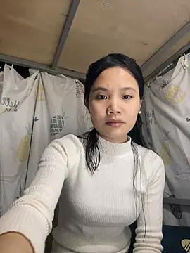 Snapshot of Be-MyMy chatting on 02-18-25, 09:54 Be-MyMy online show from 02-18-25, 09:54