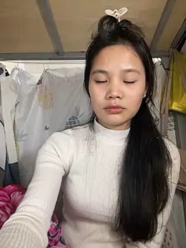 Snapshot of Be-MyMy chatting on 02-24-25, 02:04 Be-MyMy online show from 02-24-25, 02:04