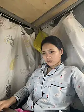 Snapshot of Be-MyMy chatting on 03-01-25, 04:33 Be-MyMy online show from 03-01-25, 04:33