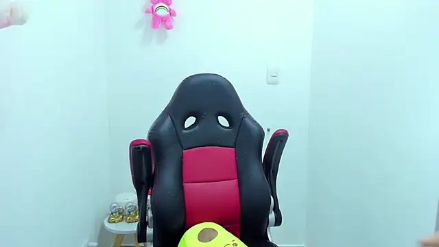 Agataowens online show from 05-05-26, 01:46
