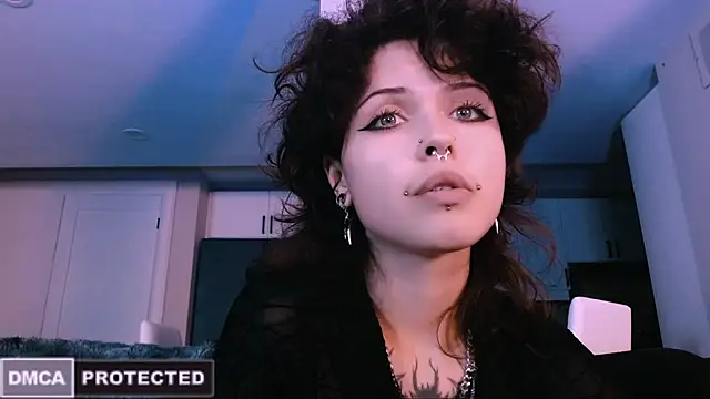 NaughtyLittleFox online show from 11-04-25, 05:17