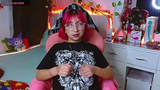 Littlerouse  online show from 12-02-25, 11:11