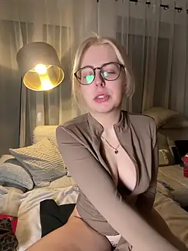 Livewithlucy online show from 02-02-26, 06:56