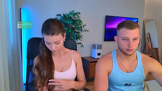 Jony and Jessica online show from 06-18-26, 04:35