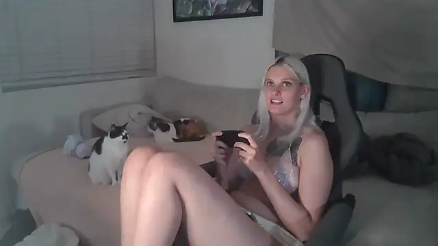 Snapshot of BonnieBazz chatting on 03-20-25, 02:40 BonnieBazz online show from 03-20-25, 02:40