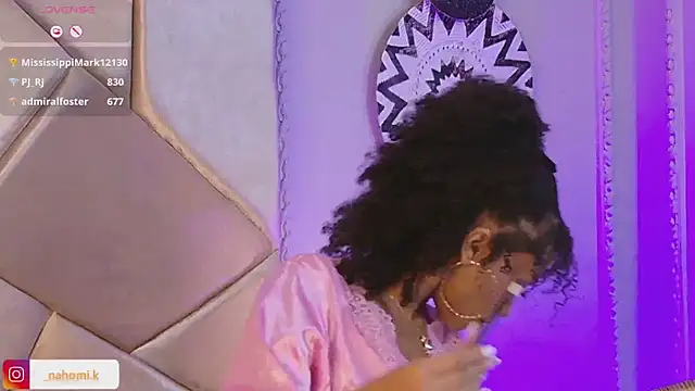 Snapshot of Nahomi_King chatting on 02-06-25, 07:07 Nahomi King online show from 02-06-25, 07:07