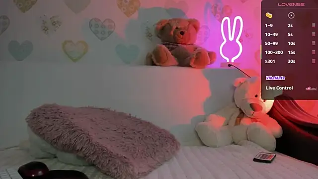 EliLynch online show from 10-25-25, 01:18