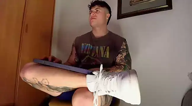 Snapshot of juandking chatting on 03-12-25, 03:40 juandking online show from 03-12-25, 03:40