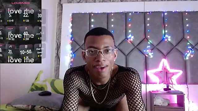 Snapshot of Tiffany_Valentine15 chatting on 02-19-26, 11:39 Tiffany Valentine15 online show from 02-19-26, 11:39