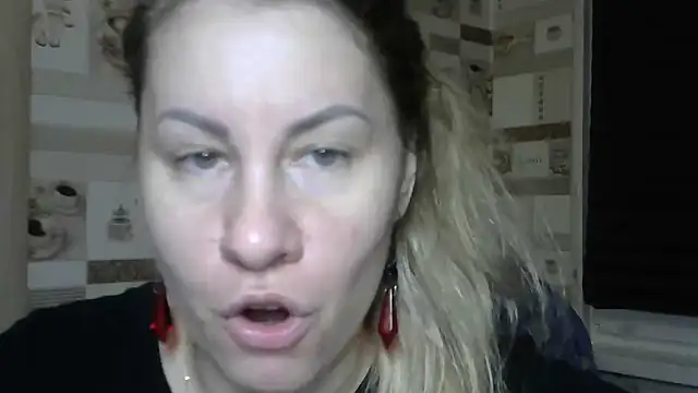 TherestlessKitty online show from 12-16-25, 10:37