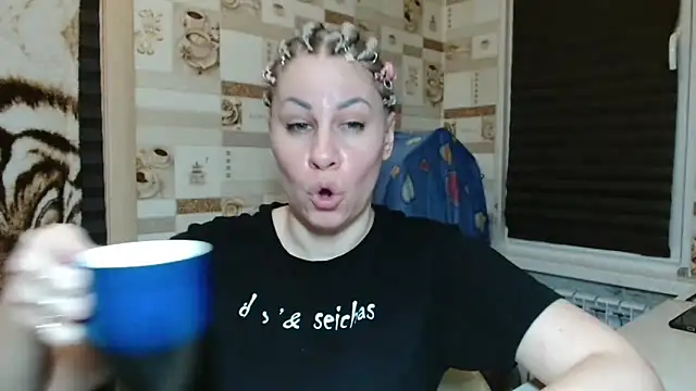 TherestlessKitty online show from 04-23-26, 10:12