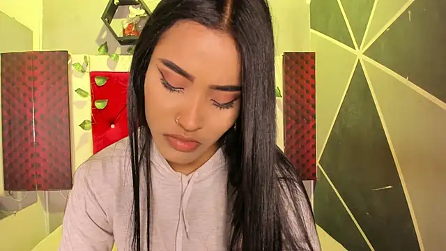 Snapshot of Karoll014 chatting on 02-05-26, 11:48 Karoll014 online show from 02-05-26, 11:48