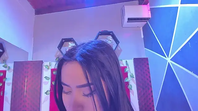 Snapshot of Karoll014 chatting on 02-07-26, 11:58 Karoll014 online show from 02-07-26, 11:58