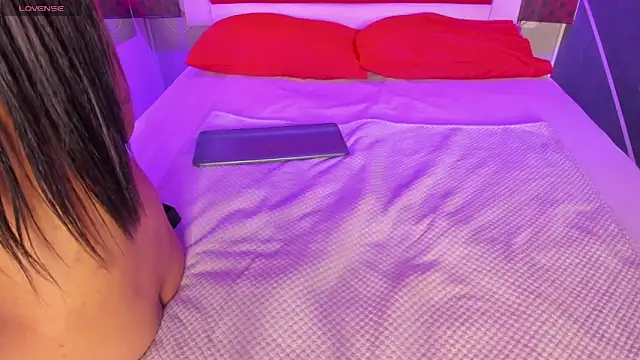 Snapshot of Karoll014 chatting on 02-20-26, 11:54 Karoll014 online show from 02-20-26, 11:54