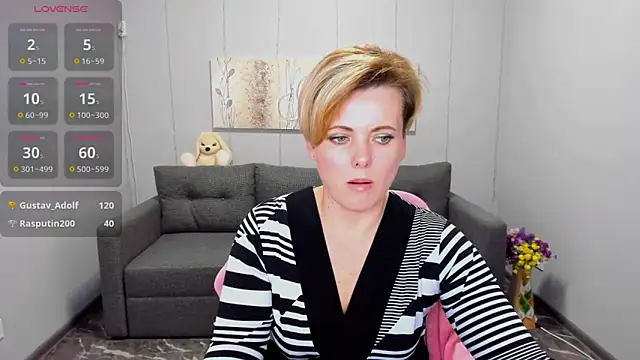 Julia Wilsone online show from 01-27-25, 04:54