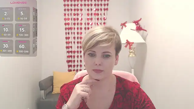 Julia Wilsone online show from 02-10-25, 01:11