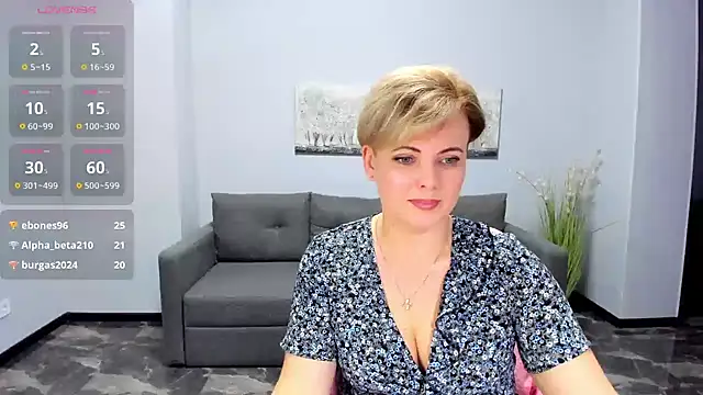 Julia Wilsone online show from 03-09-25, 03:49