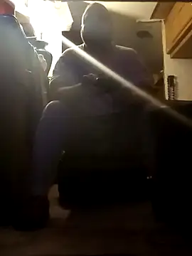 Snapshot of tjmacksjr chatting on 12-18-25, 11:33 tjmacksjr online show from 12-18-25, 11:33