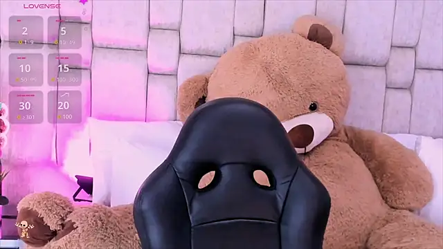 Snapshot of Marilyn-Cooper chatting on 12-10-24, 07:05 Marilyn-Cooper online show from 12-10-24, 07:05