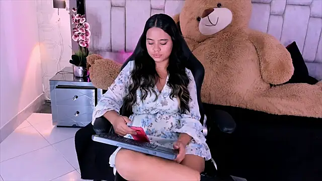 Snapshot of Marilyn-Cooper chatting on 12-11-24, 08:15 Marilyn-Cooper online show from 12-11-24, 08:15