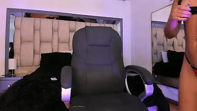 Snapshot of Marilyn-Cooper chatting on 12-14-24, 04:23 Marilyn-Cooper online show from 12-14-24, 04:23