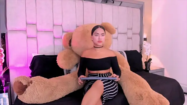 Snapshot of Marilyn-Cooper chatting on 12-27-24, 04:47 Marilyn-Cooper online show from 12-27-24, 04:47