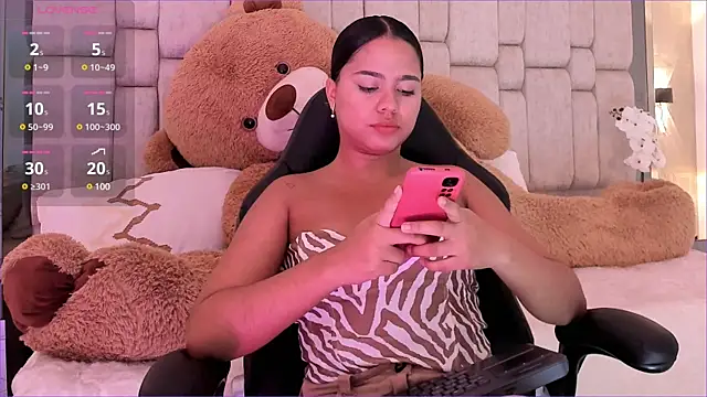 Snapshot of Marilyn-Cooper chatting on 01-09-25, 06:59 Marilyn-Cooper online show from 01-09-25, 06:59