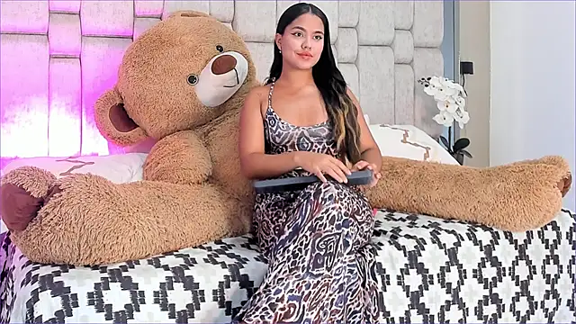 Snapshot of Marilyn-Cooper chatting on 01-13-25, 03:56 Marilyn-Cooper online show from 01-13-25, 03:56