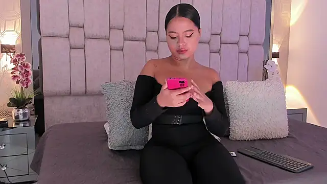 Snapshot of Marilyn-Cooper chatting on 03-14-25, 04:10 Marilyn-Cooper online show from 03-14-25, 04:10