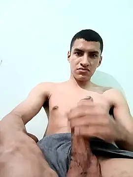 Snapshot of Rogersmit2 chatting on 04-25-26, 03:31 Rogersmit2 online show from 04-25-26, 03:31