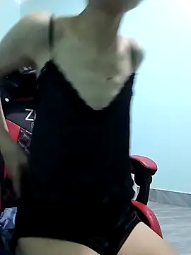 Snapshot of Lonalysexy chatting on 03-01-26, 01:40 Lonalysexy online show from 03-01-26, 01:40