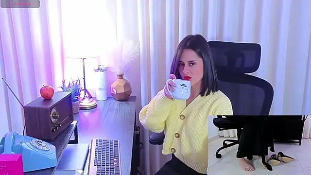 Alice milf  online show from 04-16-26, 12:06